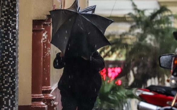 Para hoy se anuncia una jornada lluviosa con máxima de 30 grados. Foto Agencia IP