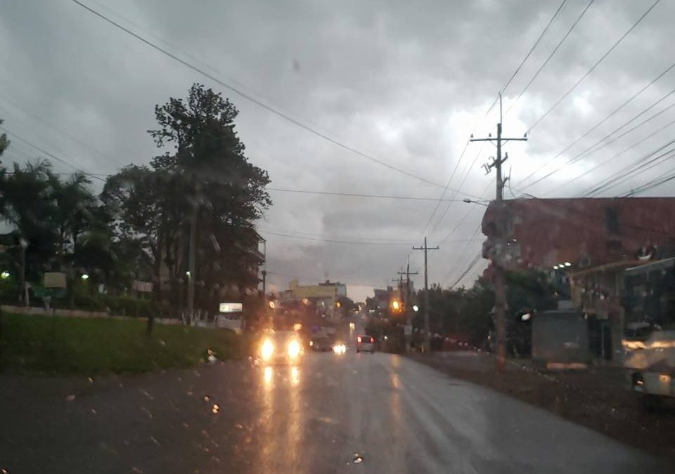 NACIONALES: Aviso de lluvias y tormentas para ambas regiones del país